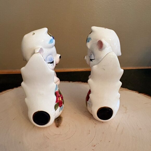 Vintage Japan Magnetic Anthropomorphic Salt & Pepper Shakers Hand-Painted - Picture 4 of 16